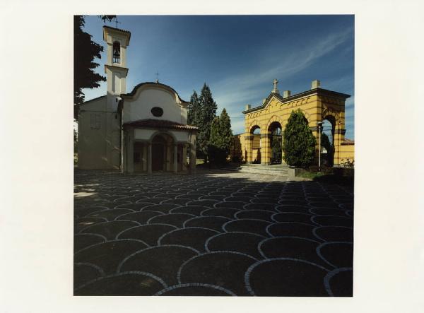 Inzago - via IV novembre - chiesa del santuario della Beata Vergine del Pilastrello - piazza
