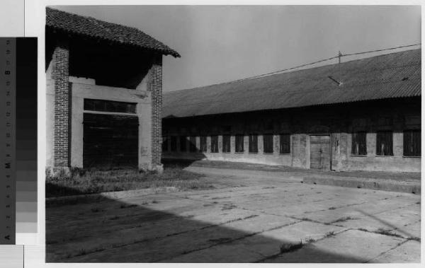 San Giuliano Milanese - cascina Videserto - cortile interno