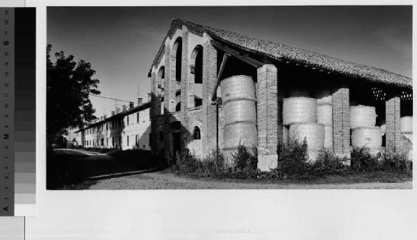 Lacchiarella - cascina Adelina - fienile