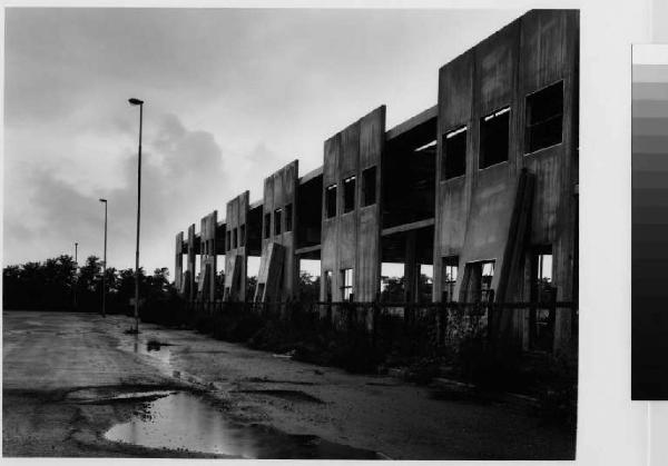 Cesano Boscone - via Vespucci - edificio in costruzione