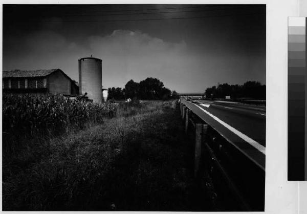 Cesano Boscone - cascina Nuova - silos - campi - autostrada