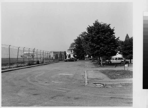 Peschiera Borromeo - frazione di Linate - areoporto - pista di atterraggio - parcheggio - cimitero