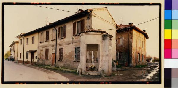 Mediglia - cascina villa Zurli - cappella votiva