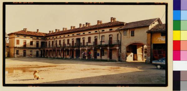 Mediglia - cascina Melegnanello - cortile dell'aia