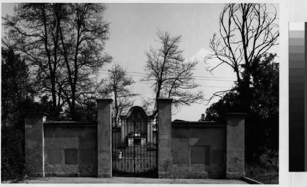 Rozzano - via Aspromonte - località di Valleambrosia - cimitero