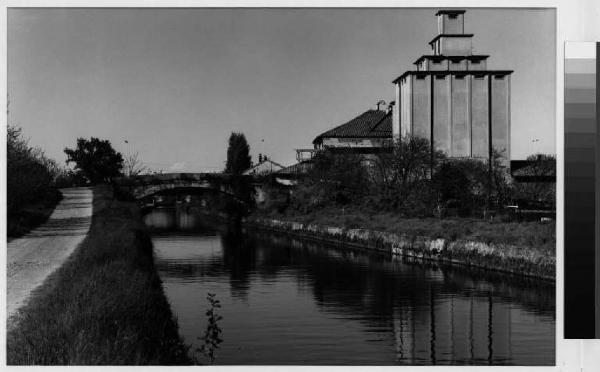 Rozzano - riseria Inverni - fiume - viale - campi