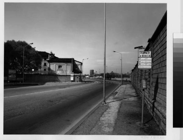 Sesto San Giovanni - via Milanese - villa La Torretta - muro di recinzione