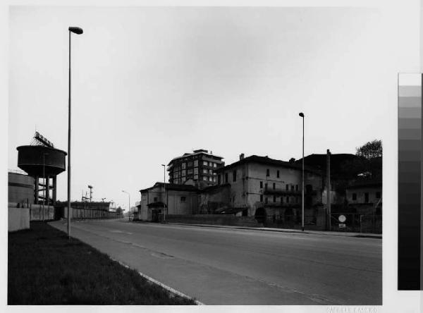 Sesto San Giovanni - via Milanese - villa La Torretta - Società Italiana Ernesto Breda - serbatoio dell'acqua - edificio in linea