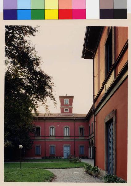 Pozzuolo Martesana - palazzo Fumagalli - cortile interno