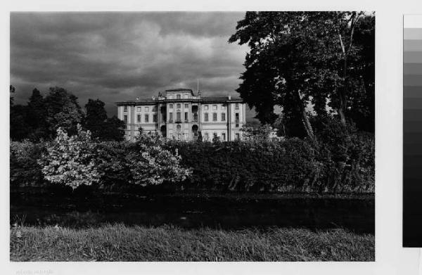 Cernusco sul Naviglio - villa Alari Visconti - naviglio della Naviglio Martesana