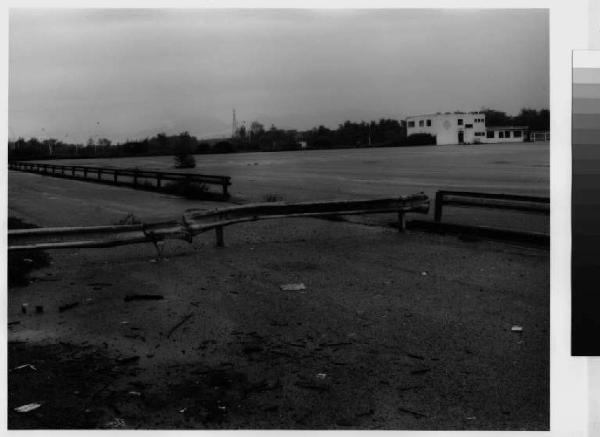 Basiano - via delle Industrie - area di parcheggio