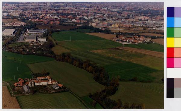 Buccinasco - vbeduta aerea - campi - cascina Terradeo e Buccinasco Castello - metropoli