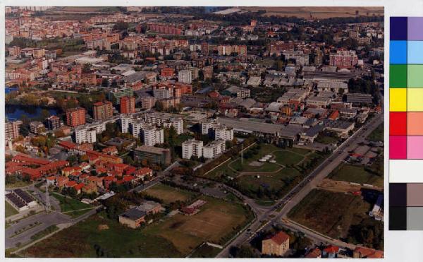 Buccinasco - frazione di Romano Banco - veduta aerea - strada - edifici - giardini - campi