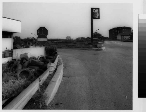 Pero - svincolo autostrada Torino-Milano - stazione di servizio Q8