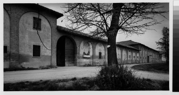 Gaggiano - Cascina Grande - Fronte esterno - Portone di ingresso