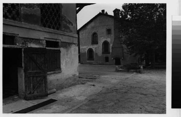 Zibido San Giacomo - cascina Ca' Granda cortile interno