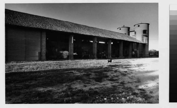 Binasco - cascina Cicognola - aia - barchessa - silos