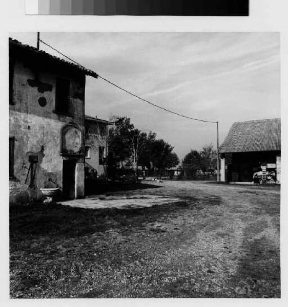 Noviglio - cascina Guastalla - cortile interno