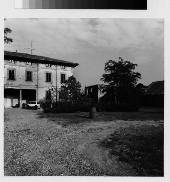 Noviglio - cascina Rovina - cortile interno