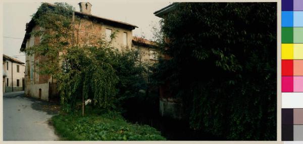 Casarile - via Garibaldi - roggia Mezzabarba - palazzina del Cinqucento