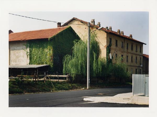 Garbagnate Milanese - via Trieste - cascina Barianella