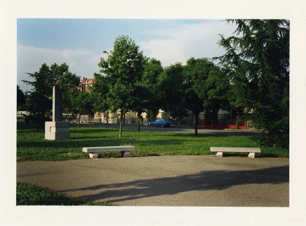 Garbagnate Milanese - via Pasubio - giardino pubblico