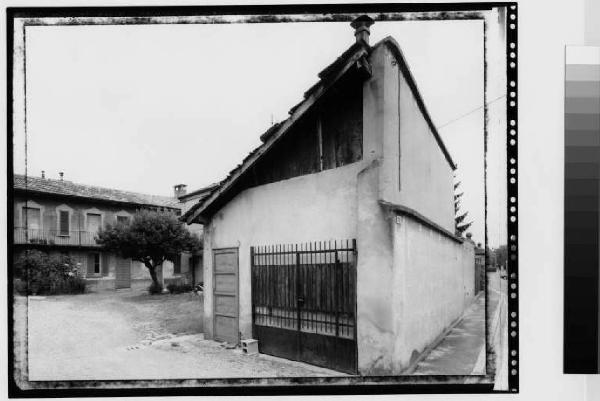 Paullo - via Matteotti 69 e 71 - casa a corte