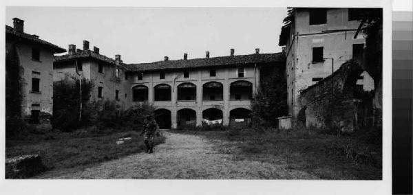 Bellusco - aggregato rurale di Camuzzago - cortile interno