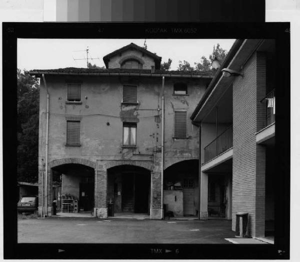 Paderno Dugnano - via Tramontana - centro storico nei pressi della casa delle Rondini