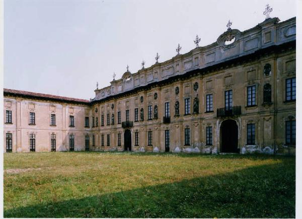 Bollate - villa Arconati - cortile interno - parco