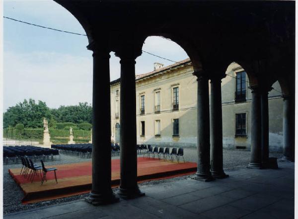 Bollate - località Castellazzo - villa Arconati - parco - portico