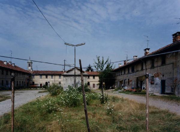 Bollate - località Castellazzo - cascina Grande - cortile interna