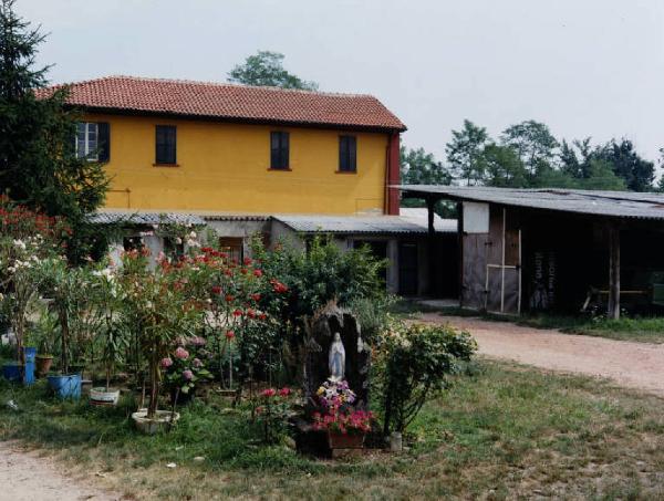 Bollate - località Castellazzo - cascina Grande - cortile interna