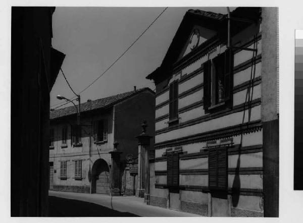 Trezzo sull'Adda - via Dante - palazzina di fine secolo