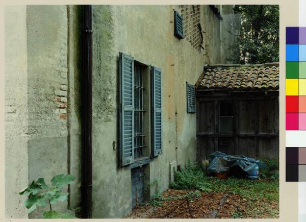 Cornate d'Adda - villa Biffi Sormani - cortile interno