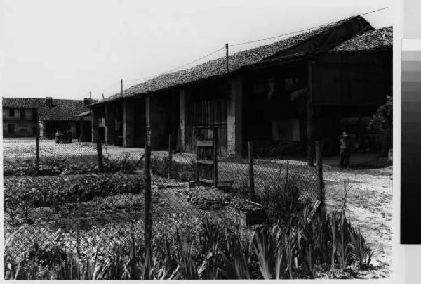 Cusago - cascina Stampa - cortile interno