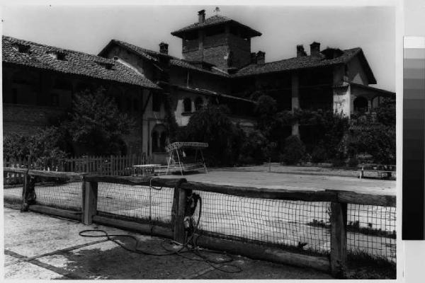 Cisliano - cascina Manzola - cortile interno