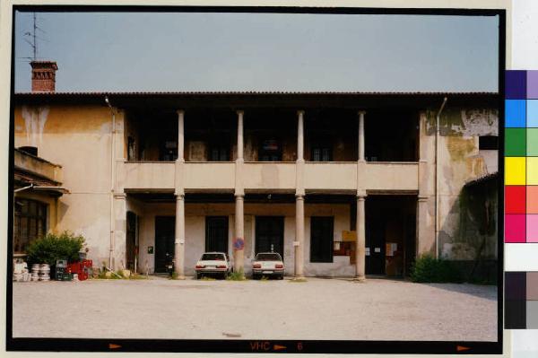 Turbigo - villa Tatti - facciata - cortile interno