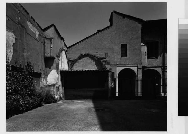 Magenta - piazza Giacobbe - palazzo Carabelli - ex-convento del 1756