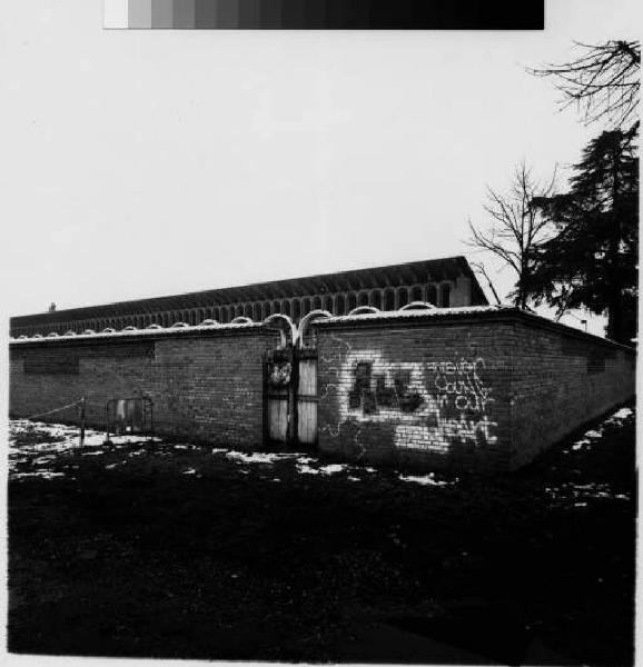 Busto Garolfo - viale dei Tigli - cimitero - muro esterno