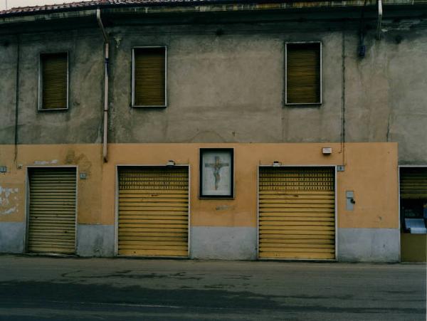 Busto Garolfo - piazza della Concordia - abitazioni - facciata - strada