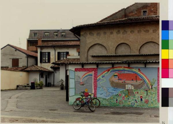 Ozzero - via Veneto, 4 - oratorio della chiesa di San Siro - cortile interno