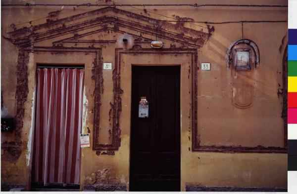 Cuggiono - vicolo San Gregorio - casa dei combattenti - porta