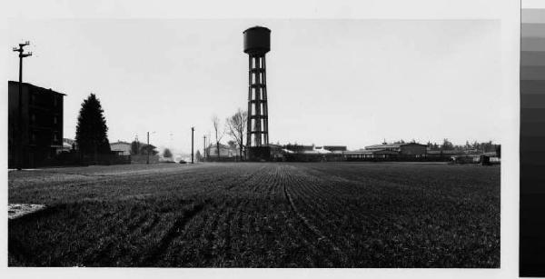 Concorezzo - via Oreno - serbatio dell'acqua - edifici residenziali - edifici industriali - campi coltivati