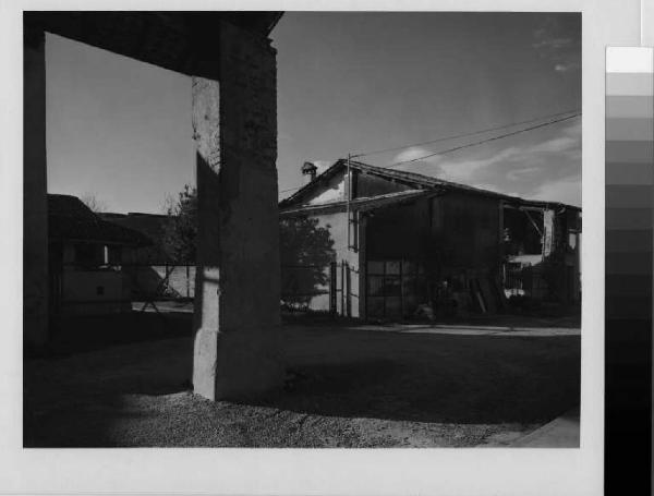 San Colombano al Lambro - corte rurale Garibaldi - cortile interno