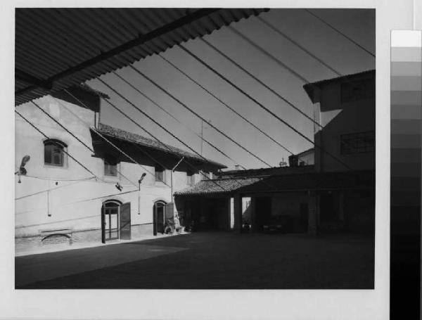 San Colombano al Lambro - antico oratorio Hospitum Magnum - cortile interno