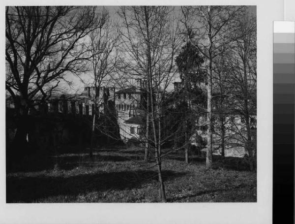 San Colombano al Lambro - castello Belgiojoso - parco