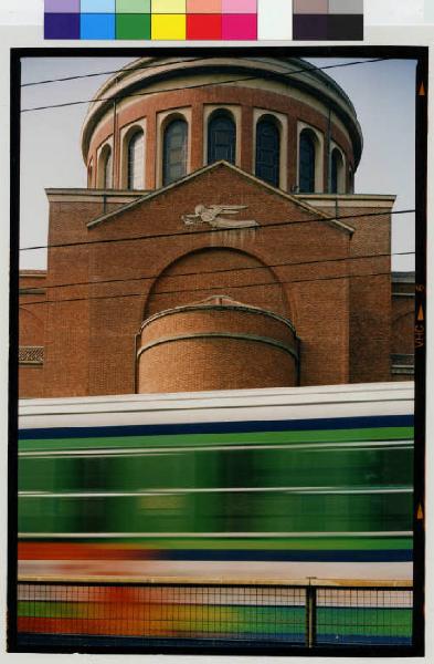 Meda - chiesa di Santa Maria Nascente - esterno - cupola - treno