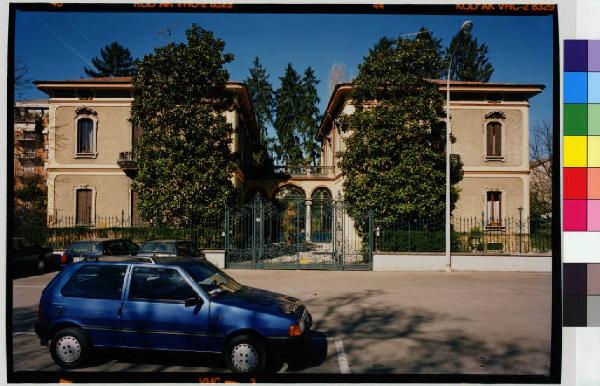 Meda - villa Lanzani - facciata - cancello - strada