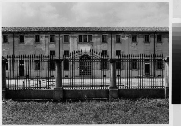 Monza - villa Reale - facciata - cancellata